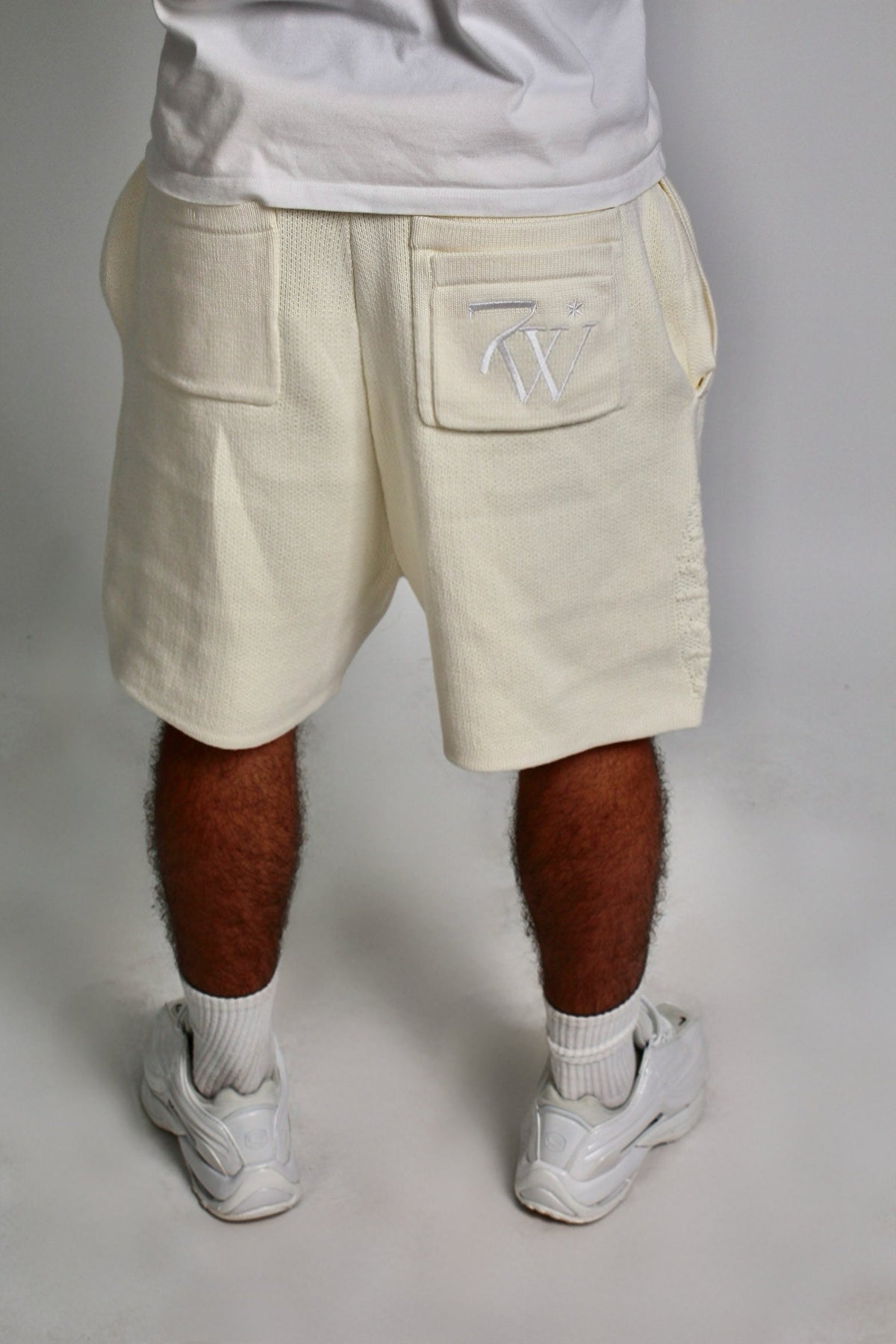 7VENWORLD BEIGE SHORT